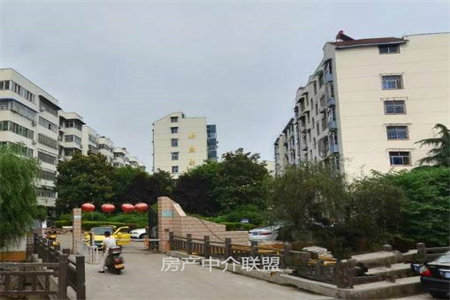 城北映奎园4室2厅2卫199.8万185m2出售